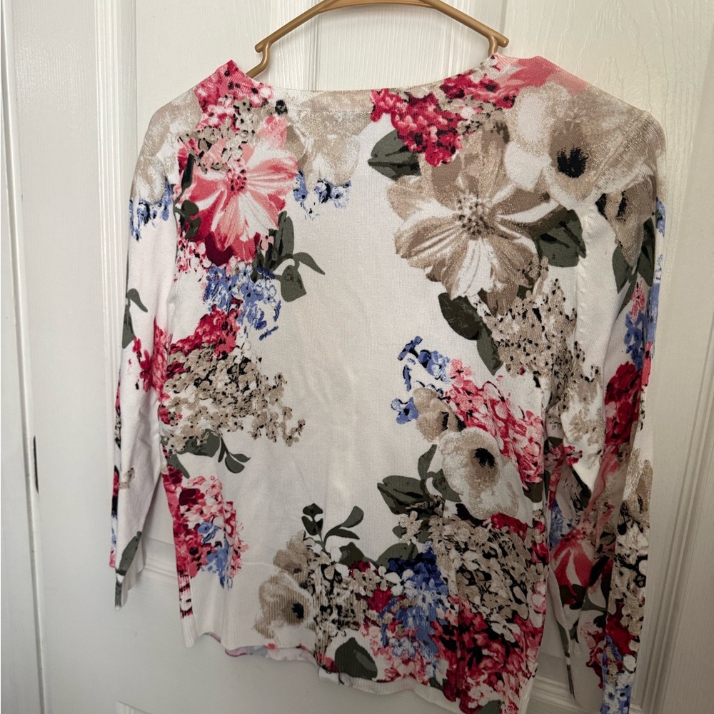 White House Black Market Floral Cardigan in Red and Blue - Picture 6 of 6